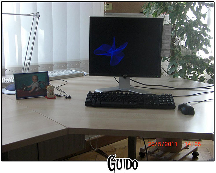 Arquivo:Guido desk.jpg